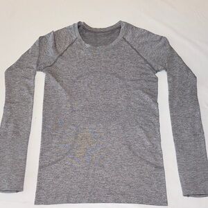 Lululemon Swiftly Tech Long Sleeve 2.0, Size 6
